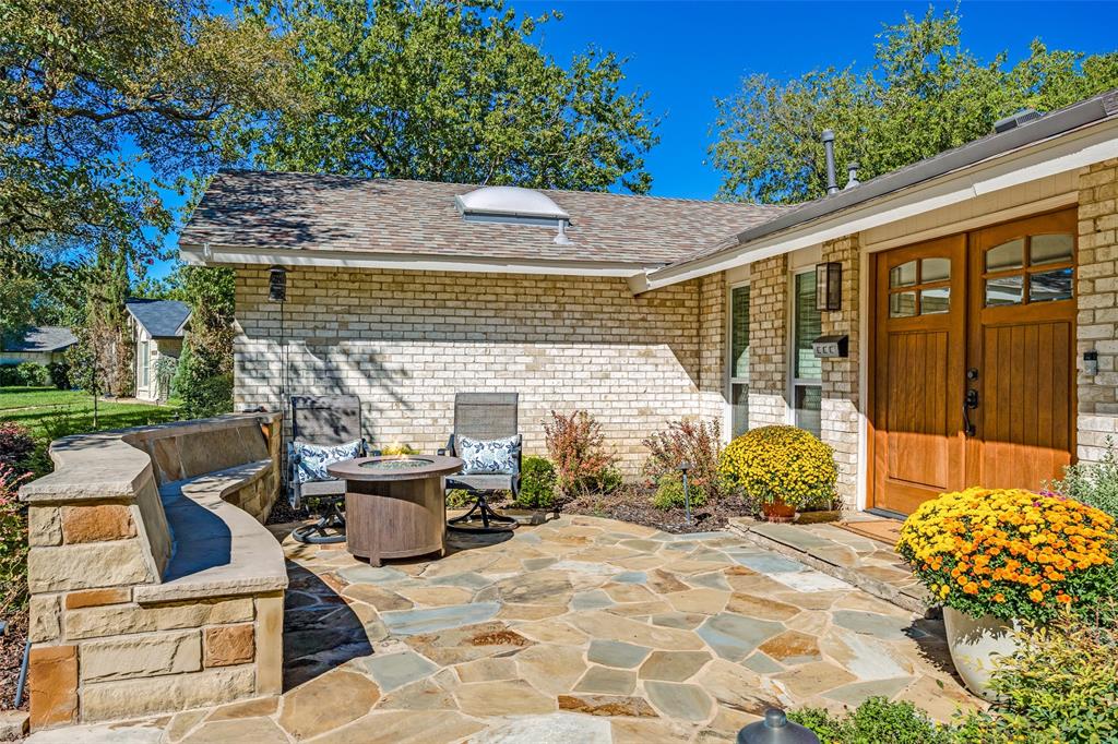 12555 Lochmeadows Drive, Dallas, TX 75244