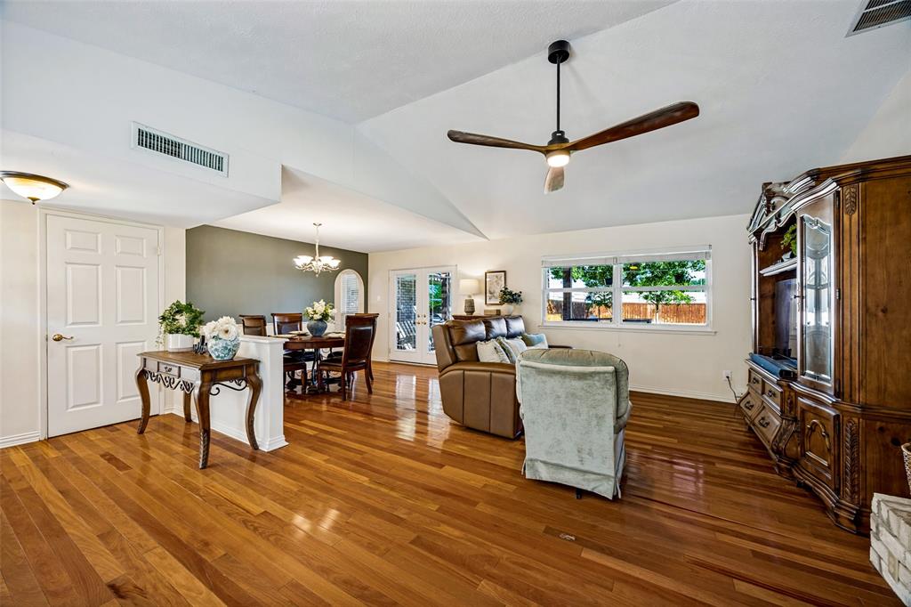 12555 Lochmeadows Drive, Dallas, TX 75244