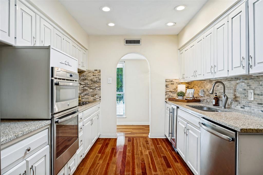12555 Lochmeadows Drive, Dallas, TX 75244