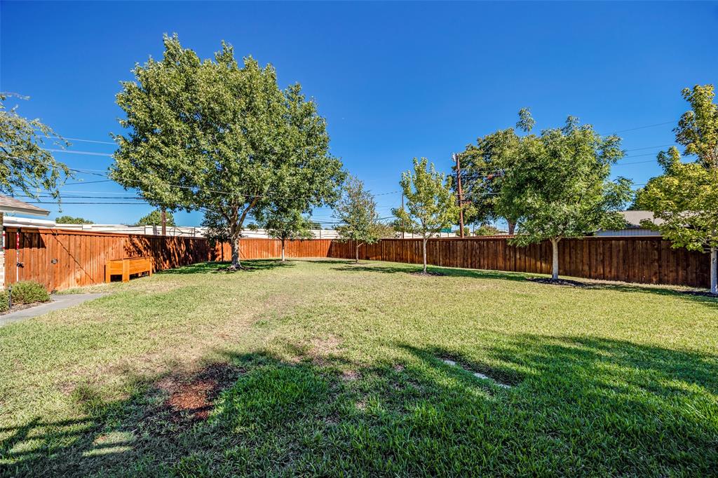 12555 Lochmeadows Drive, Dallas, TX 75244