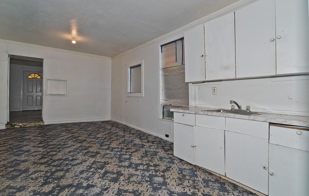 Separate Quarters - Dining Area