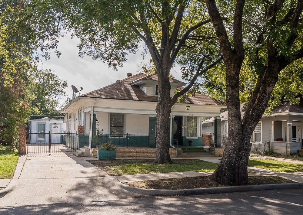 Separate Guest Quarters - Approx.300sqft. - 3bedroom,1bath,living, dining -Approx.300sqft. Separate Guest Quarters - Approx.300sqft. - 3bedroom,1bath,living, dining -Approx.300sqft.