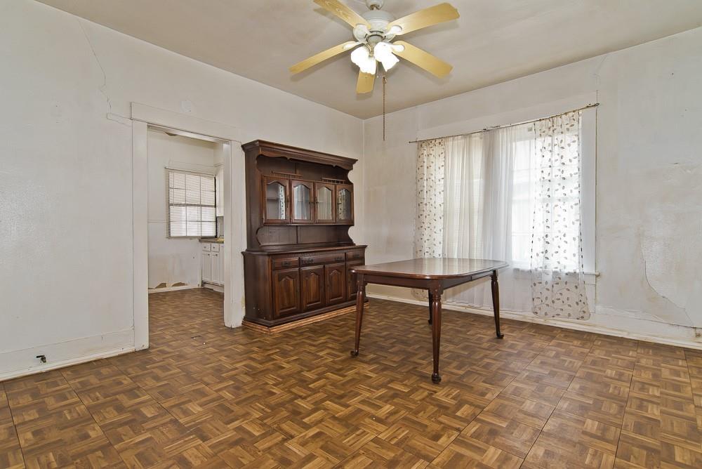 Dining Area Dining Area