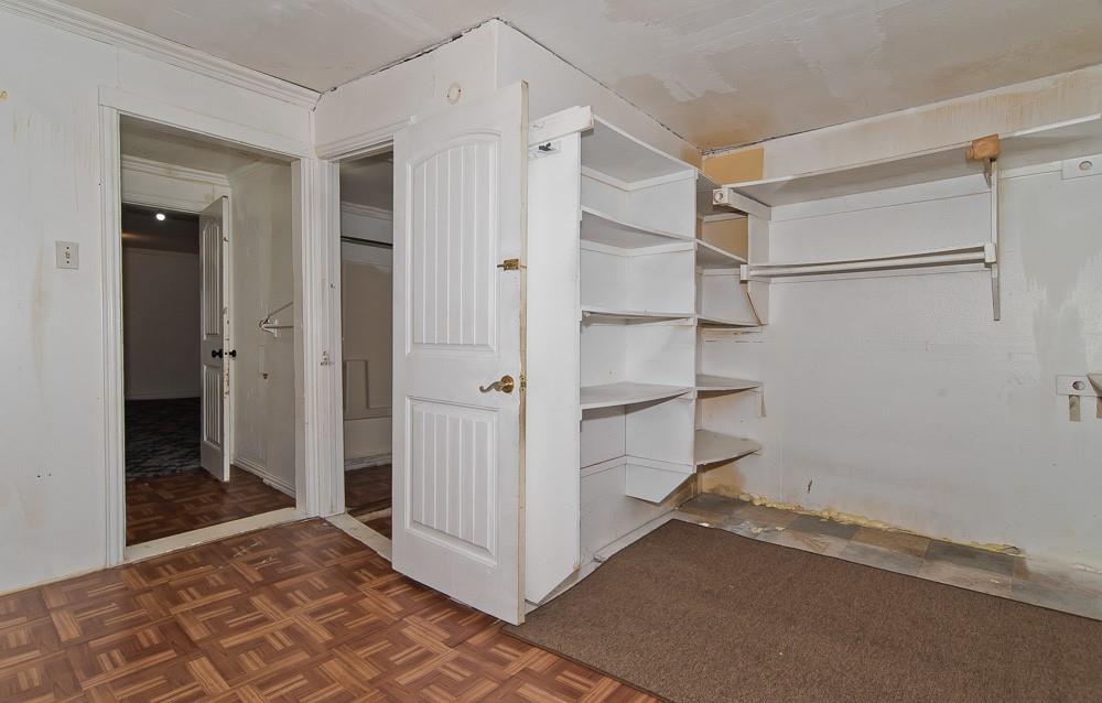Separate Quarters - Walk-in-Closet