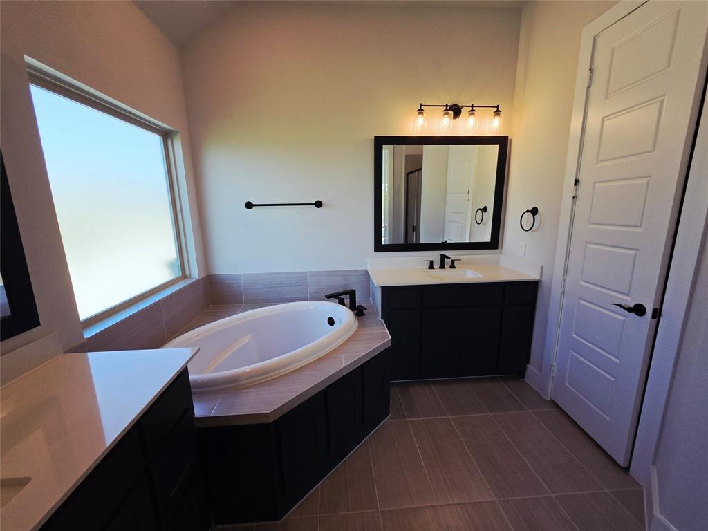 7010 Hayes Road, Midlothian, TX 76065