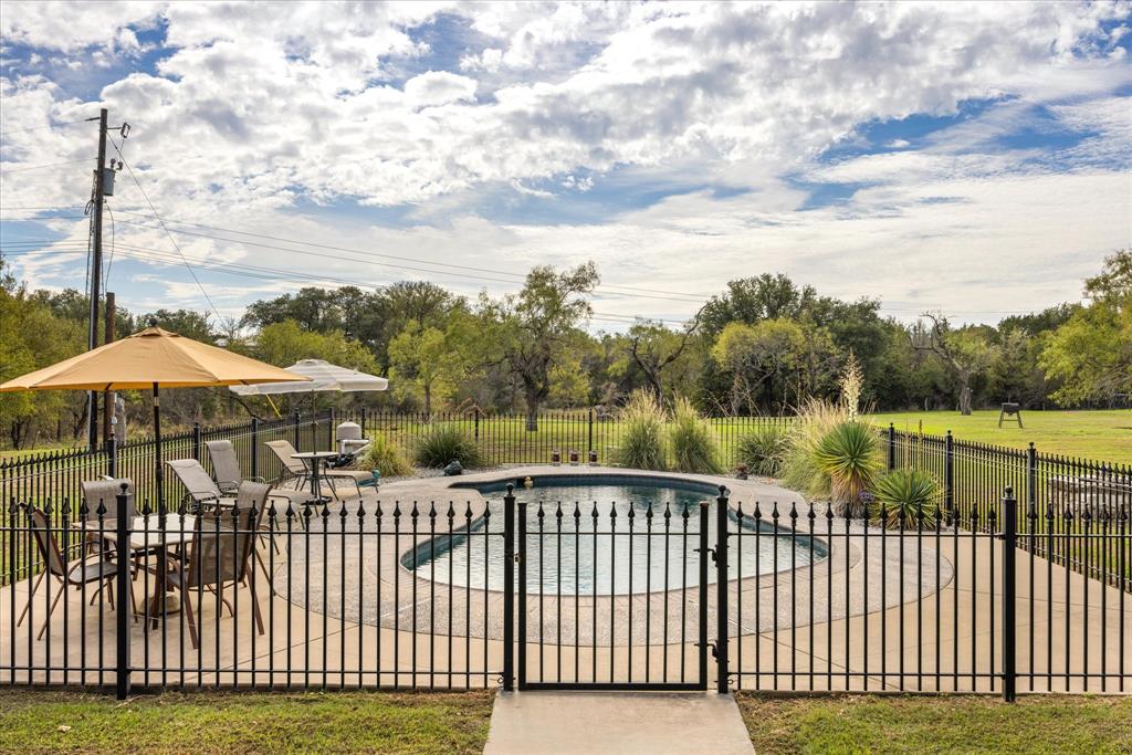 9606 Glen Rose Highway, Granbury, TX 76048
