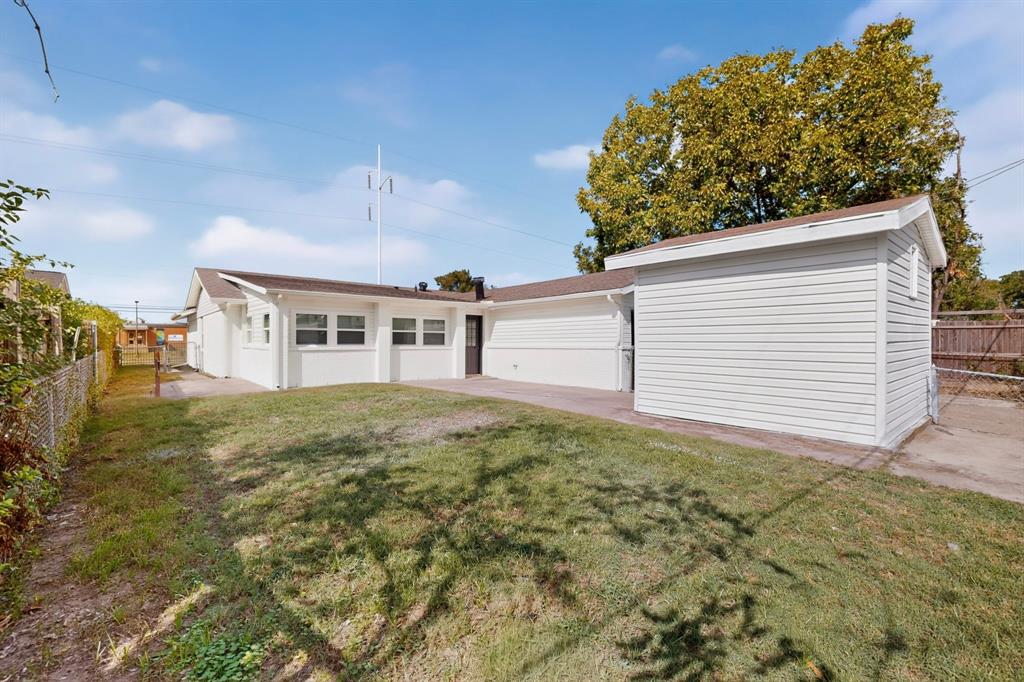2524 N Saint Augustine Drive, Dallas, TX 75227