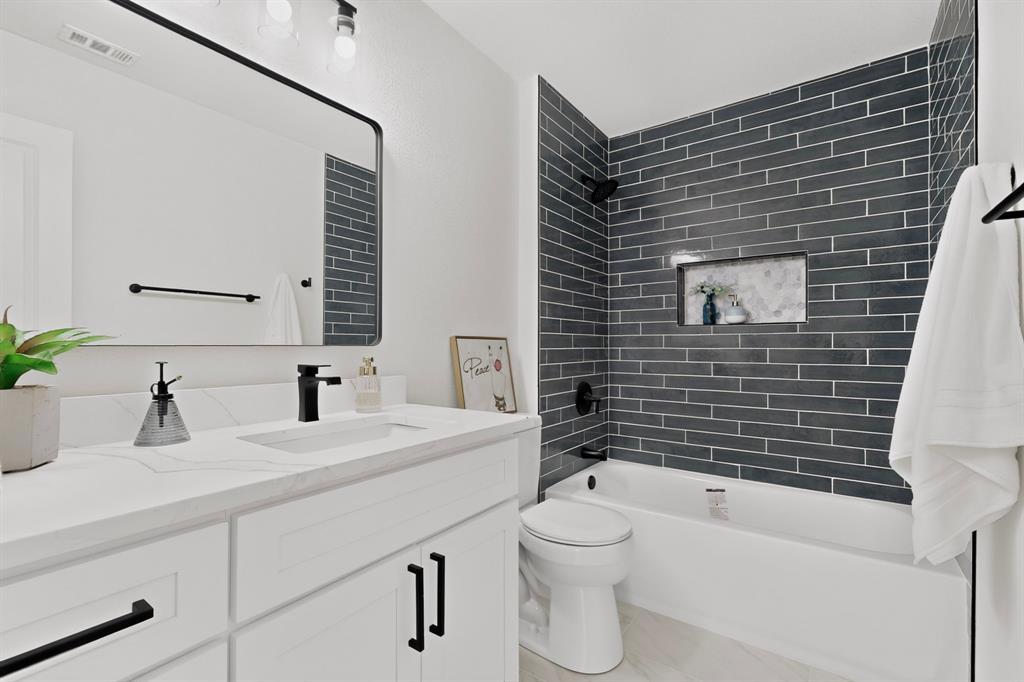 2524 N Saint Augustine Drive, Dallas, TX 75227