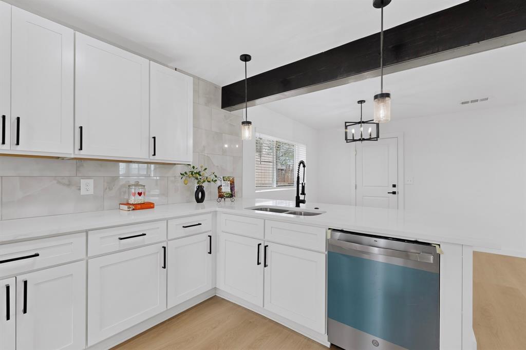 2524 N Saint Augustine Drive, Dallas, TX 75227