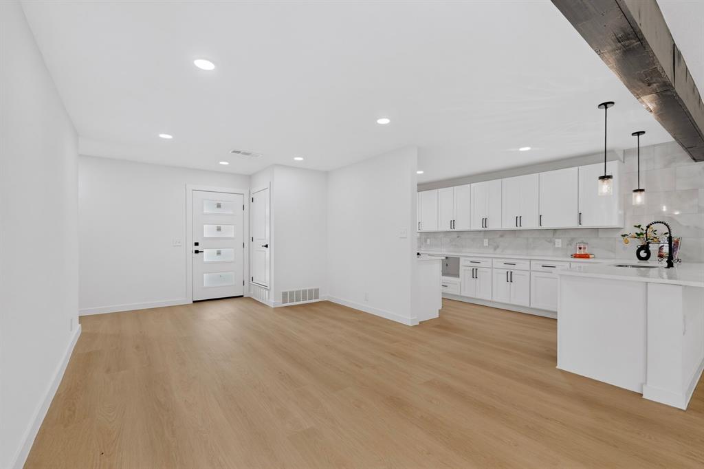 2524 N Saint Augustine Drive, Dallas, TX 75227