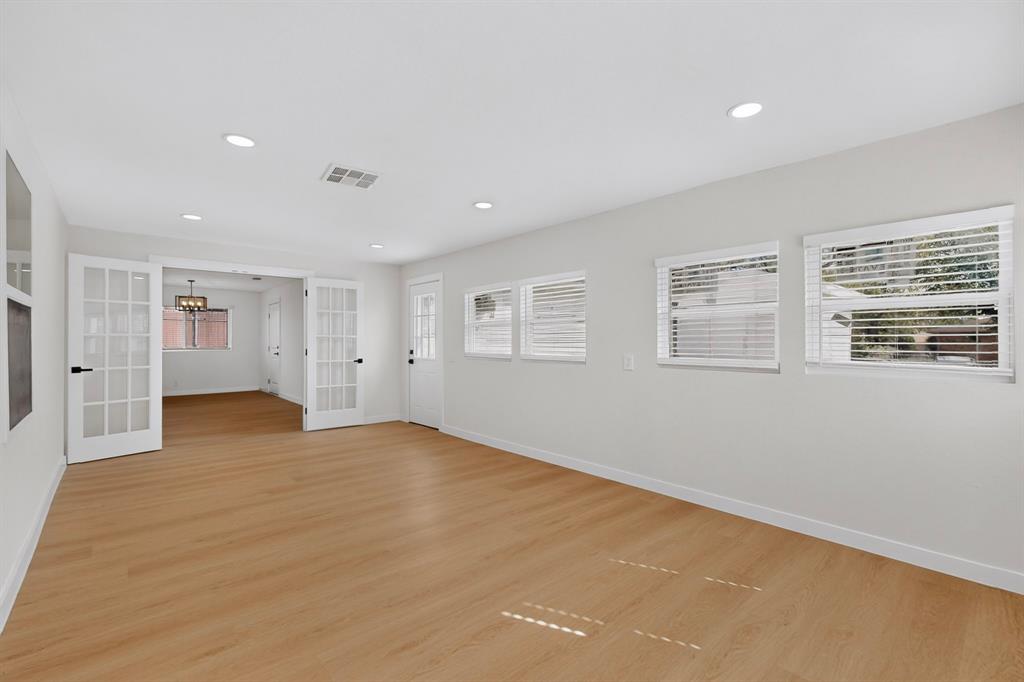 2524 N Saint Augustine Drive, Dallas, TX 75227