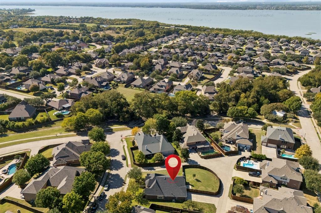 833 Glenmere Court, Rockwall, TX 75087