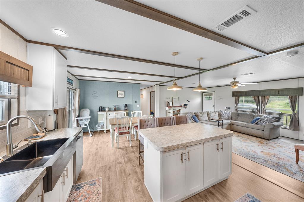 2871 County Road 1076, Celeste, TX 75423