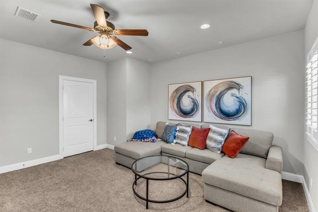 Second Story loft, perfect for gaming, office, cozy quiet space