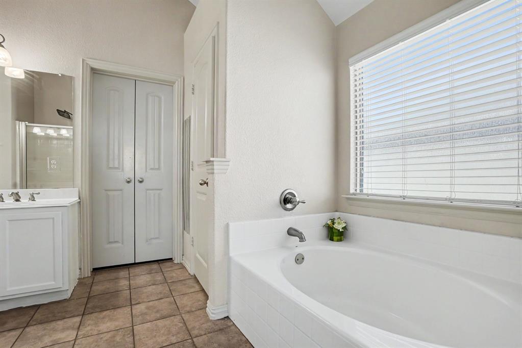 115 Timberline Drive, Waxahachie, TX 75167