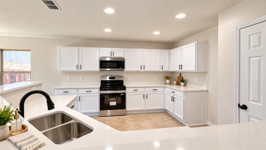 524 Shell Street, Cedar Hill, TX 75104