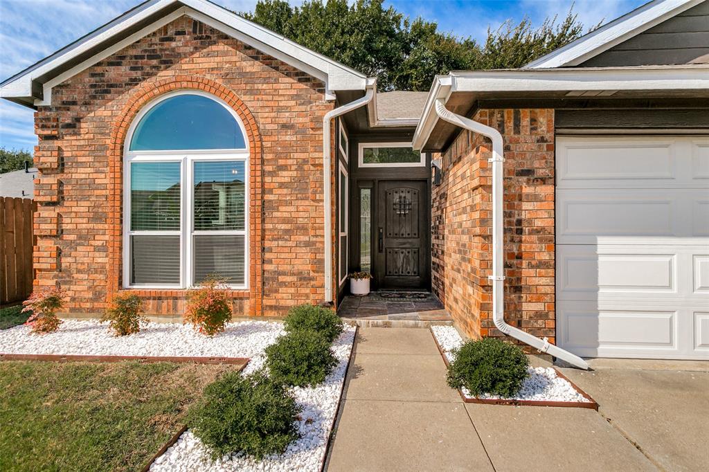 4667 Heatherbrook Lane, Grand Prairie, TX 75052