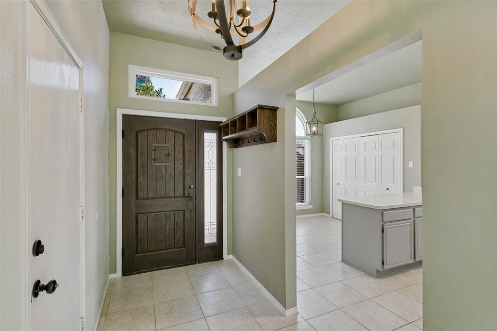 4667 Heatherbrook Lane, Grand Prairie, TX 75052