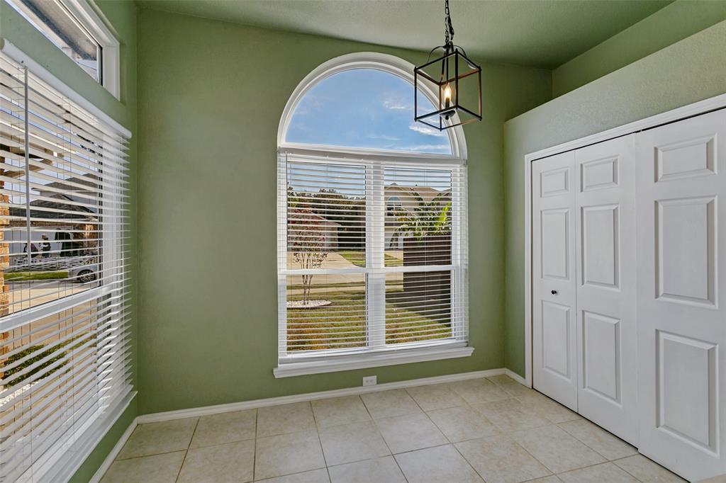 4667 Heatherbrook Lane, Grand Prairie, TX 75052