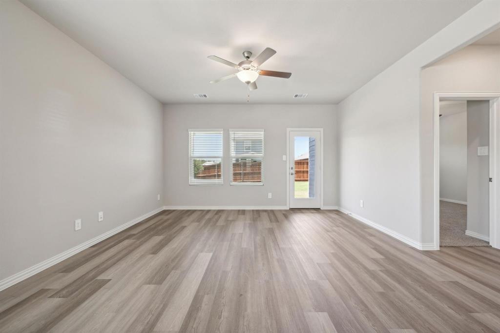 916 Tulip Trail, Lavon, TX 75166