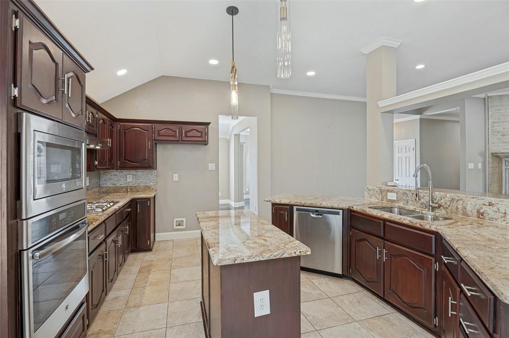 509 Teresa Court, DeSoto, TX 75115