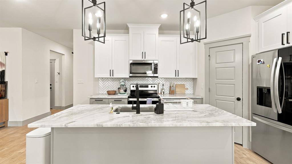 2306 Pedernales Court, Granbury, TX 76048