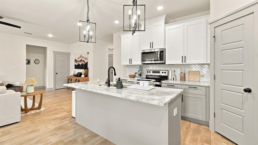 2306 Pedernales Court, Granbury, TX 76048