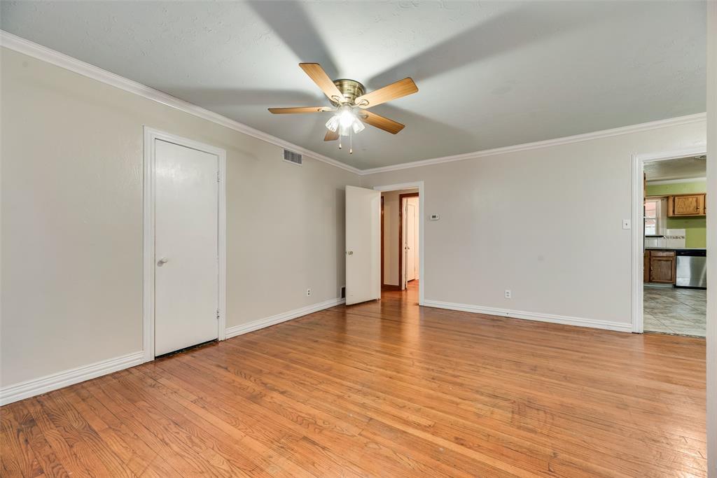 1572 Gillette Circle, Dallas, TX 75217