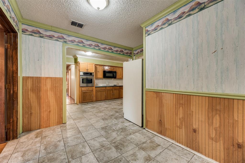 1572 Gillette Circle, Dallas, TX 75217