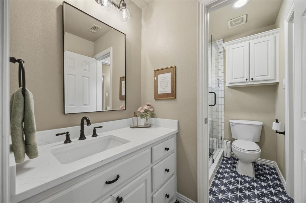 2nd floor Jack N Jill bathroom