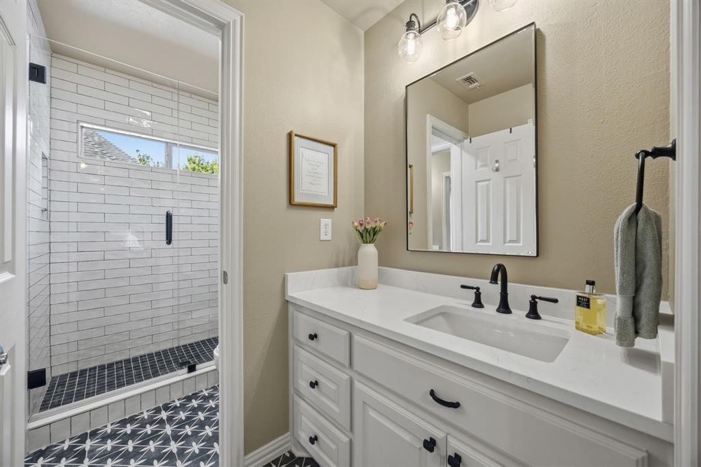 Jack N Jill bath upstairs