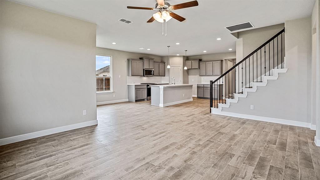 1445 CANTERBURY Trail, DeSoto, TX 75115