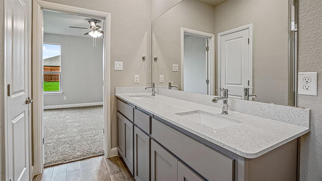 1445 CANTERBURY Trail, DeSoto, TX 75115