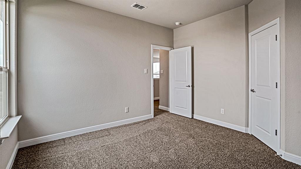 1445 CANTERBURY Trail, DeSoto, TX 75115