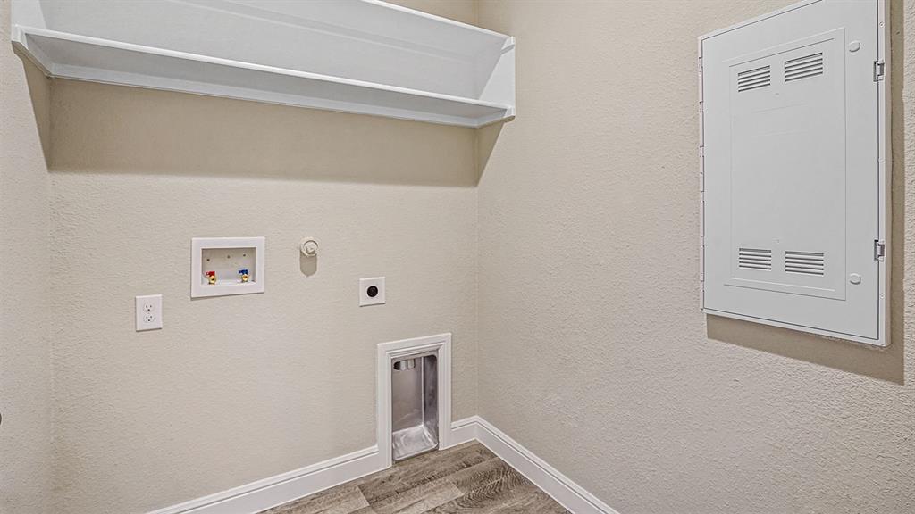 1445 CANTERBURY Trail, DeSoto, TX 75115
