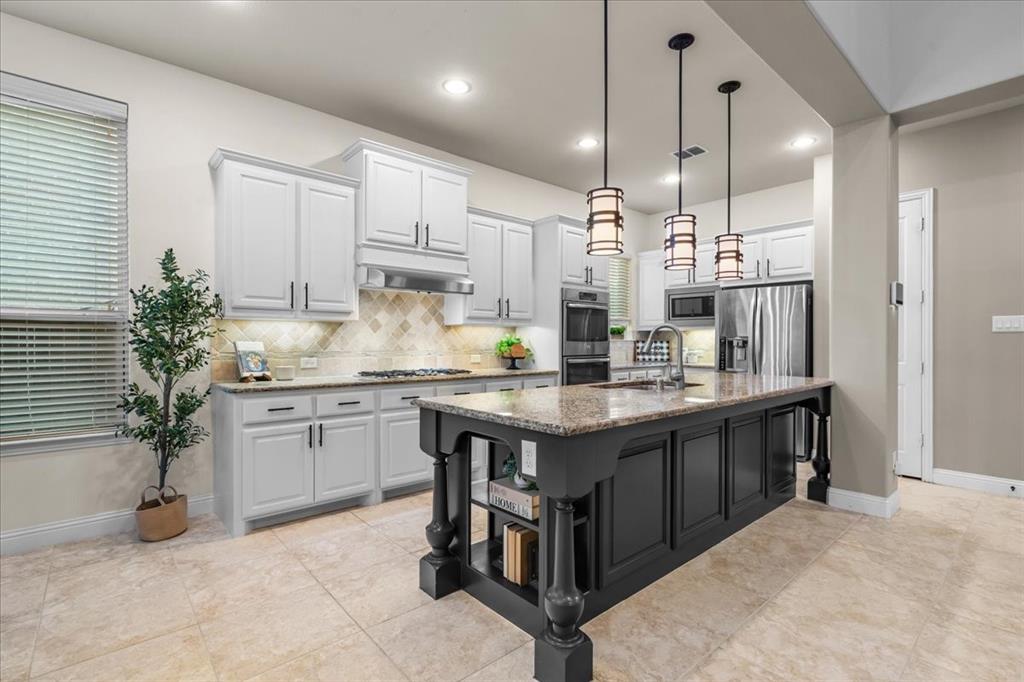 Large Island and ample storage
