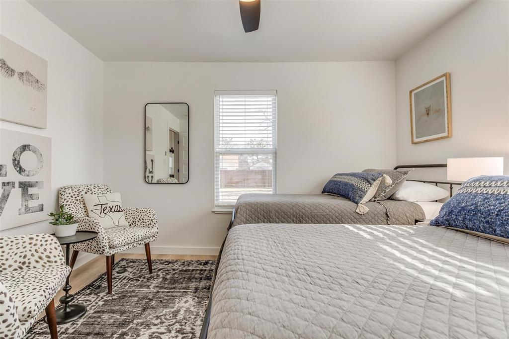 323 S Hannaford Street, Granbury, TX 76048