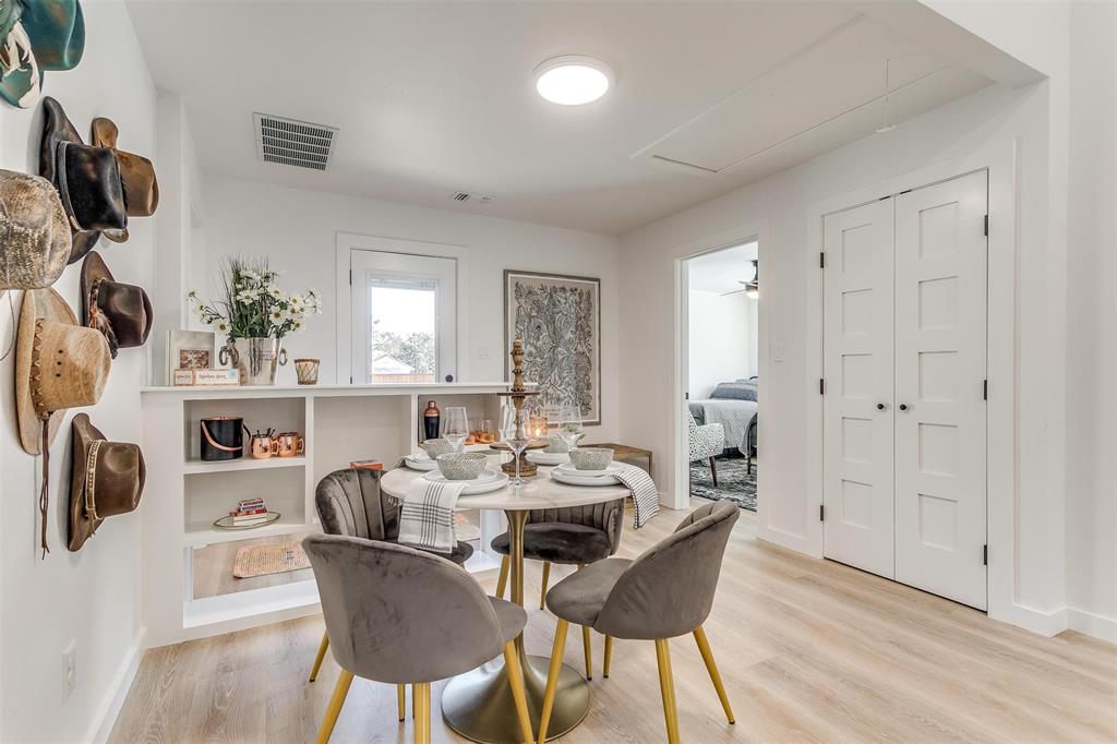 323 S Hannaford Street, Granbury, TX 76048