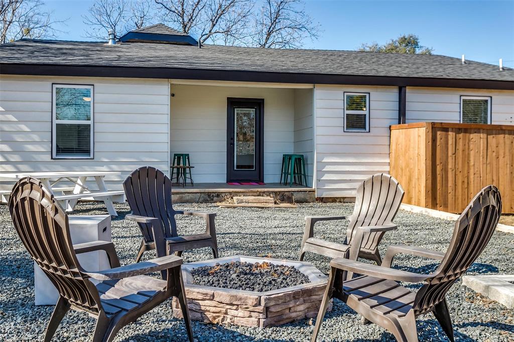 323 S Hannaford Street, Granbury, TX 76048