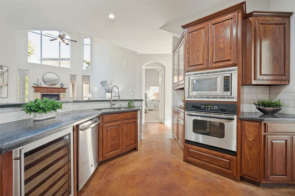 6513 Riveredge Drive, Plano, TX 75024