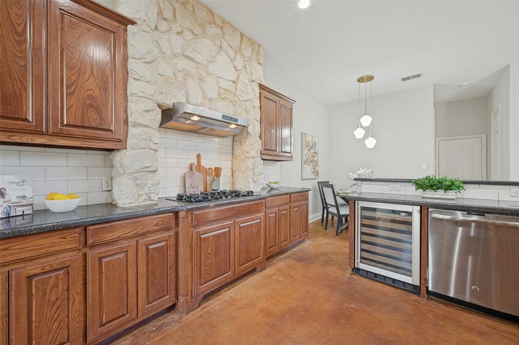 6513 Riveredge Drive, Plano, TX 75024