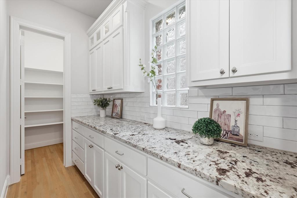 564 Courtyard Lane, Irving, TX 75039