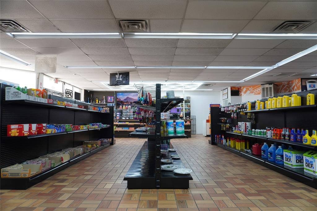 1555 W Carrier Parkway, Grand Prairie, TX 75050