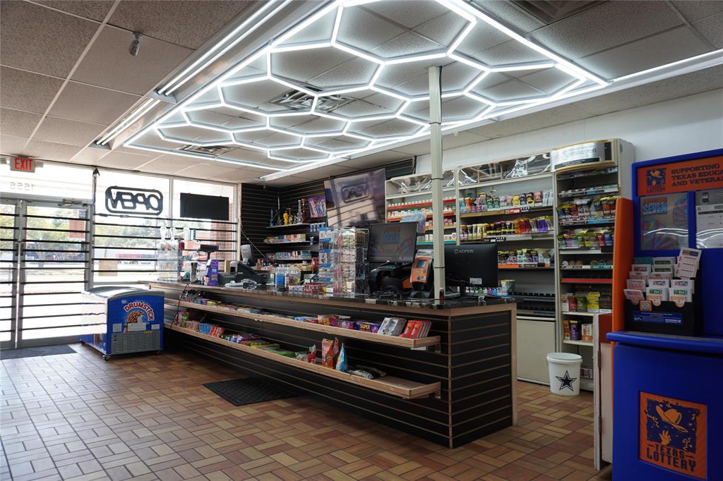 1555 W Carrier Parkway, Grand Prairie, TX 75050