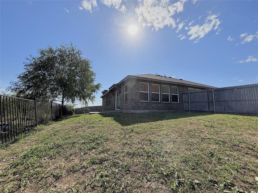 5200 Prairie Rose Drive, Forney, TX 75126