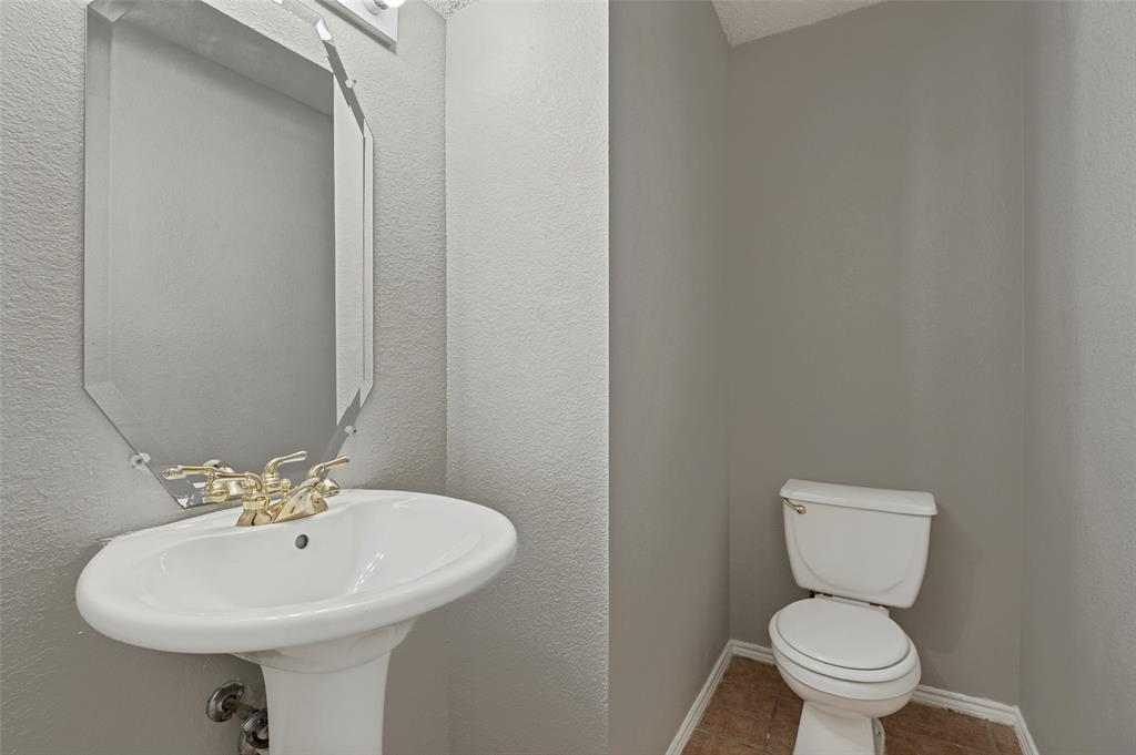 2551 Friendway Lane, Dallas, TX 75237