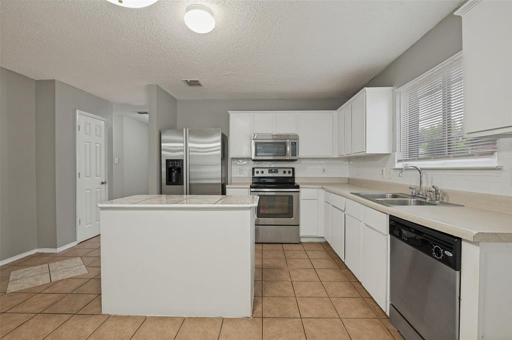 2551 Friendway Lane, Dallas, TX 75237