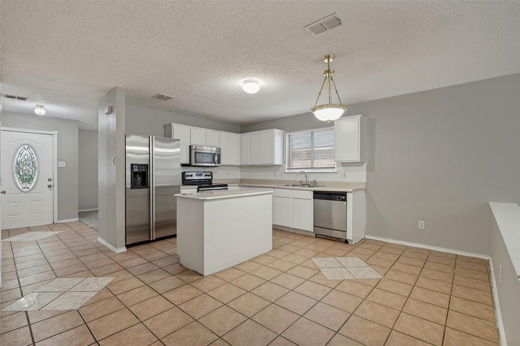 2551 Friendway Lane, Dallas, TX 75237
