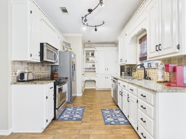 815 Lucas Drive, Athens, TX 75751