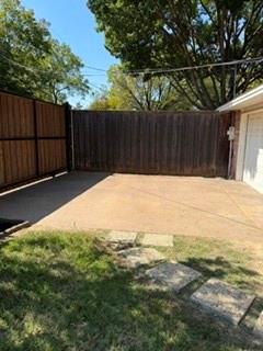 2702 Duval Drive, Dallas, TX 75211